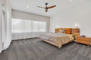 4 chambres, fer et planche à repasser, Wi-Fi, draps fournis