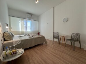 Chambre Deluxe, vue sur la baie | Bureau, espace de travail pour ordinateurs portables