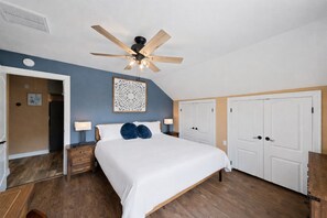 1 habitación, escritorio, tabla de planchar con plancha y wifi 