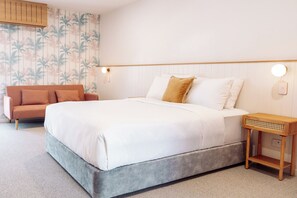 Memory-foam beds, in-room safe, desk, laptop workspace - Surfside 22 (Wollongong)