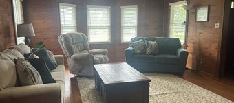 Quiet and spacious home nestled in a pecan orchard and surrounded by farm land