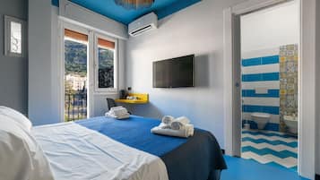1 bedroom, desk, free WiFi, bed sheets