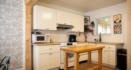 Spacious, family-friendly 6BR home, near Jay Peak