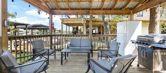 Private Island Paradise: 2 Bed, 2 Bath Retreat with Dock, Boat Lift  in Maurepas