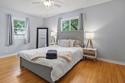 Large Family Home w/ Pool Table & Patio Near I-80