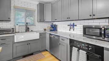 Microwave, oven, stovetop, dishwasher