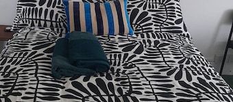 Cozy Newport stay near train station, Wales