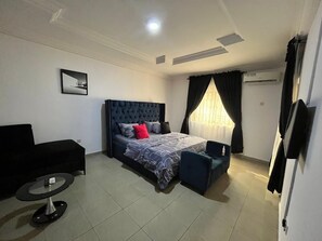 3 quartos, ferros/tábuas de passar roupa, Wi-Fi, roupa de cama