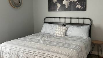 2 habitaciones, tabla de planchar con plancha, wifi y ropa de cama