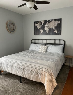 2 soverom, strykejern/-brett, wi-fi og sengetøy