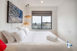 Family Apartment, 2 Queen Beds, Kitchenette, City View