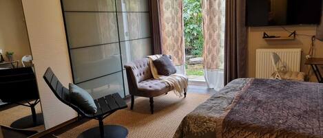 1 bedroom, desk, iron/ironing board, free WiFi