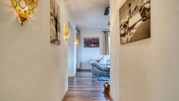 Apartment, 2 Schlafzimmer, Balkon, Gartenblick | Wohnzimmer