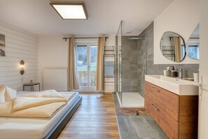 Apartament, 2 dormitoris, balcó, vistes al jardí | 3 dormitoris 