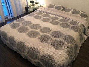 1 chambre, fer et planche à repasser, Wi-Fi, literie fournie