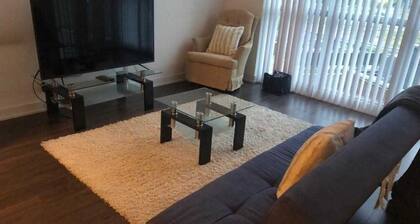 Stylish Lakeshore Room: Perfect Getaway with Great Amenities!