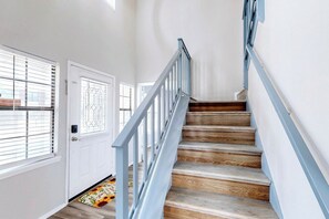 Interior - Newly Upgraded 4BR 2.5BA family- friendly home (Plano)