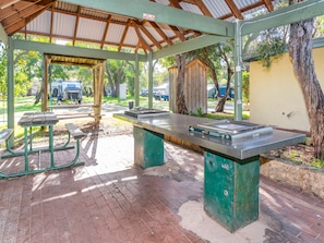 Grill-/Picknickplatz
