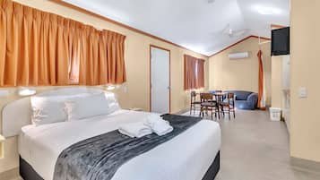 Superior Accessible 1 Bedroom Cabin | Bed sheets