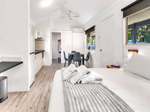 Bed sheets - Rockingham Holiday Village (East Rockingham)