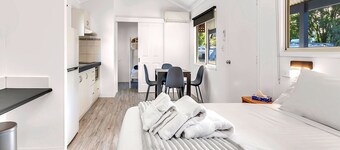 羅金漢姆假日村