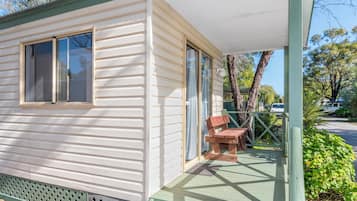 Standard 1 Bedroom Cabin | Terrace/patio