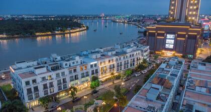 Luxhome Mekong Hotel
