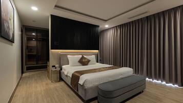 Design Studio | 1 bedroom, premium bedding, down comforters, minibar