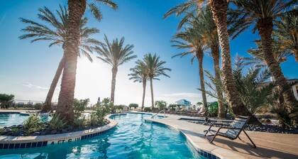 Gulf-Front BEACHFRONT Bliss! Open Kitchen-Community Pools-Bunk Room-Balcony