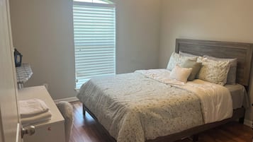 3 bedrooms, iron/ironing board, WiFi, bed sheets
