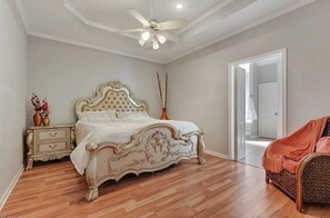 3 makuuhuonetta, silitysrauta/-lauta, Wi-Fi, vuodevaatteet