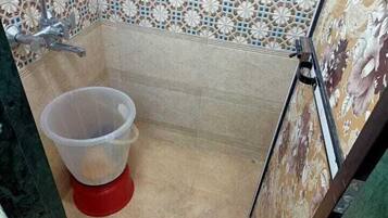 Economy Shared Dormitory | Bathroom
