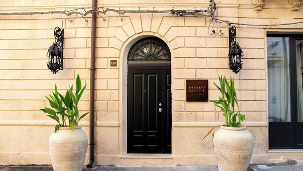 Apartment, 2 Bedrooms, Balcony | Exterior detail - Apartment Capolungo Palazzo Sottil (Noto)