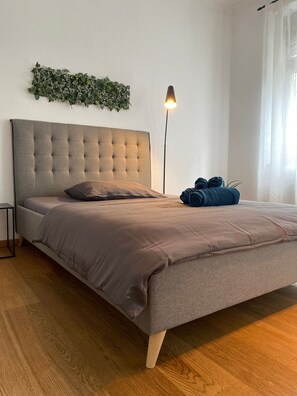 1 bedroom - Room-spacious Room in Coliving Apartment (Offenbach am Main)