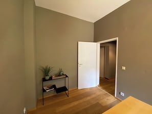 Shared Dormitory, 1 Bedroom, Smoking | Dining room - Room-spacious Room in Coliving Apartment (Offenbach am Main)