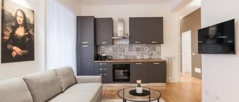 Apartment, 2 Bedrooms, Balcony, Garden View | Interior
