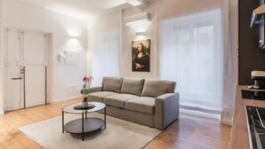 Apartment, 2 Bedrooms, Balcony, Garden View | Living room - THE Fifth Properties (Rome)