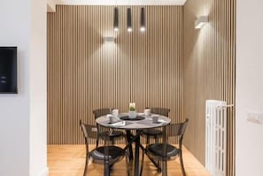 Interior - THE Fifth Properties (Rome)