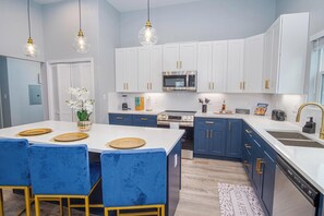House (4 Bedrooms) | Private kitchen