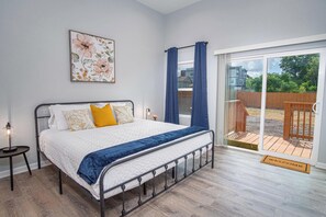 House (4 Bedrooms) | 4 bedrooms, iron/ironing board, bed sheets - Seize the Moment! 4br/3ba Gem w/ Downtown Views! (San Antonio)