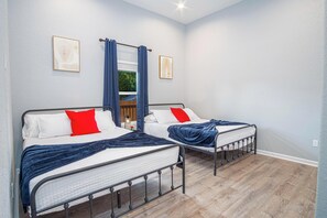 House (4 Bedrooms)