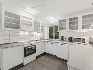 Réfrigérateur, micro-ondes, lave-vaisselle