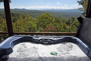 Bañera de hidromasaje al aire libre