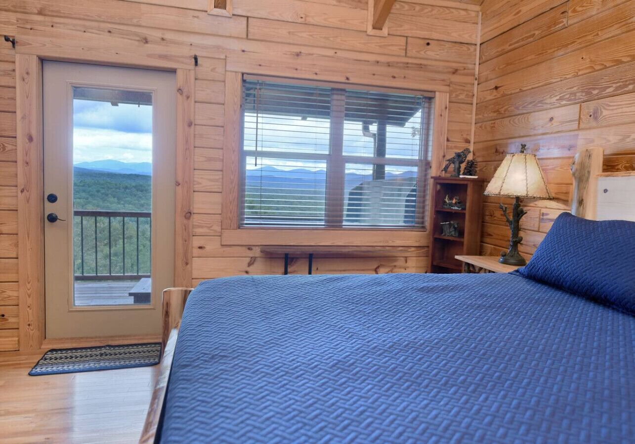 3 bedrooms, desk, free WiFi, bed sheets