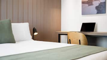 Premium Queen | Pillowtop beds, in-room safe, individually furnished, desk