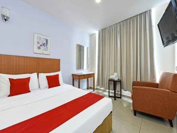 Deluxe Triple Room | Desk, free WiFi