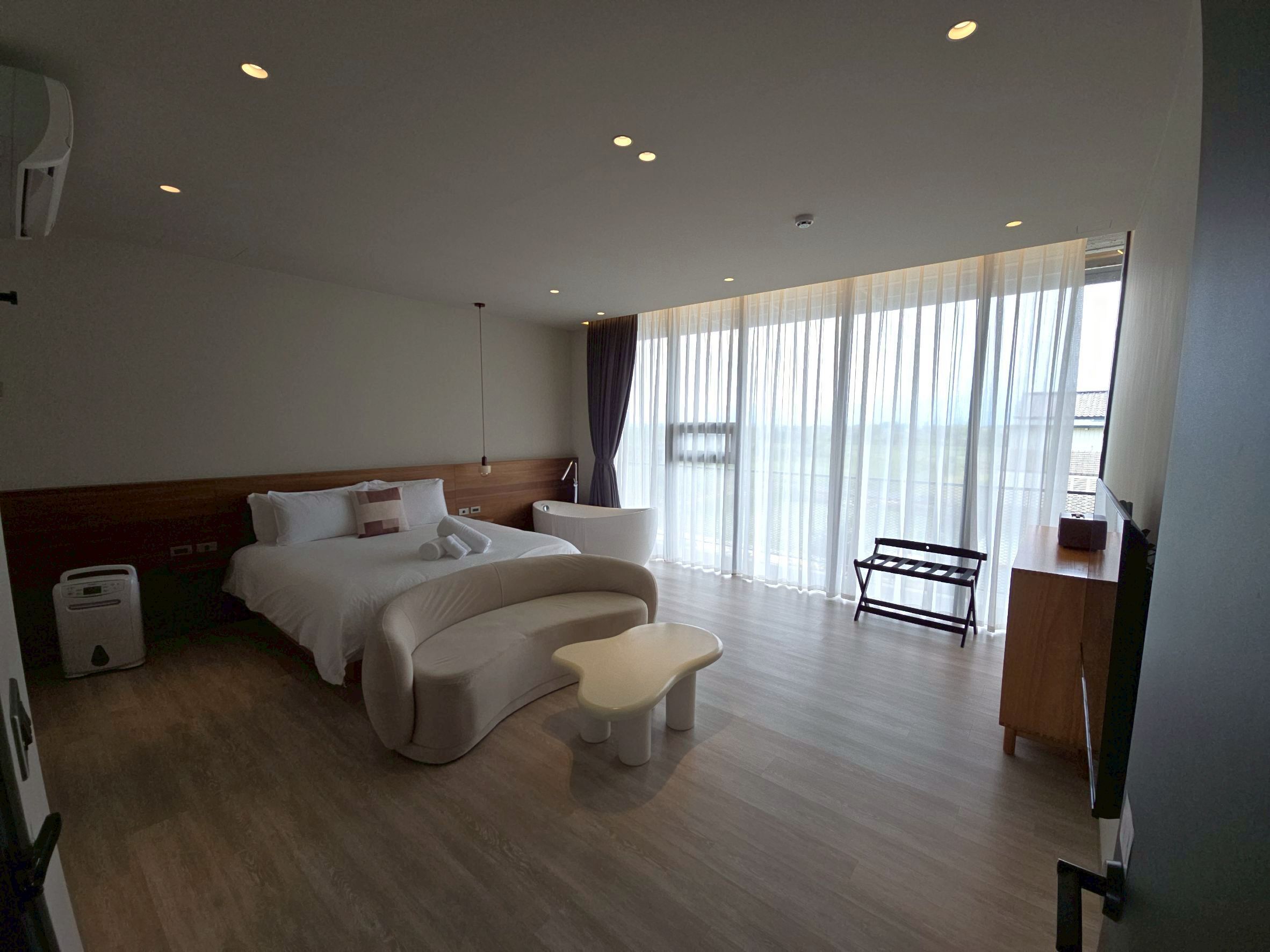 Standard King Room | Blackout drapes, free WiFi, bed sheets