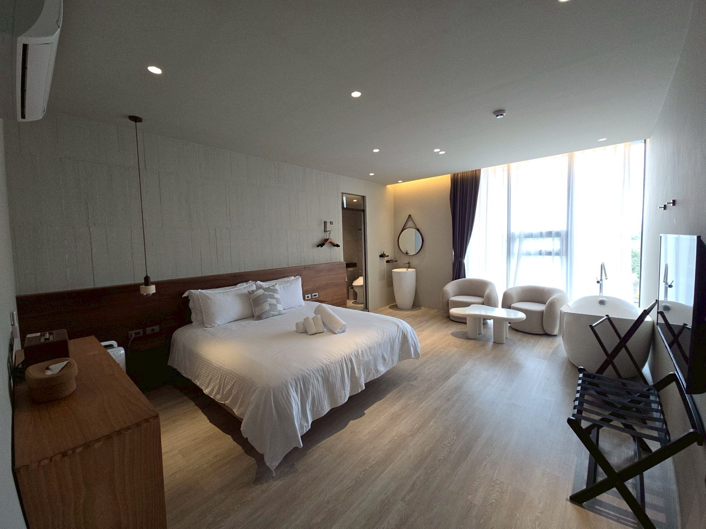 Mountain View Double Room | Blackout drapes, free WiFi, bed sheets