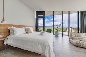 Deluxe Double Room, Partial Sea View | Blackout drapes, free WiFi, bed sheets - Ningxialight (Wujie)