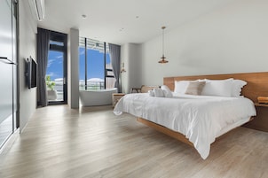 Quarto casal superior | Cortinas blackout, Wi-Fi de cortesia, roupa de cama